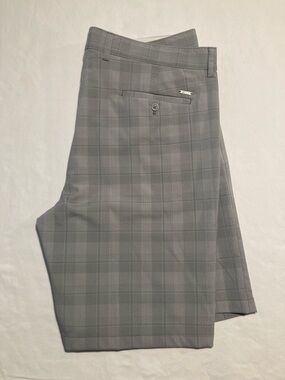 Greg Norman Collection for Tasso Elba Gray Plaid Flat Front Shorts (140)